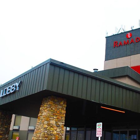 Ramada By Wyndham Edmonton Yellowhead Nw エクステリア 写真