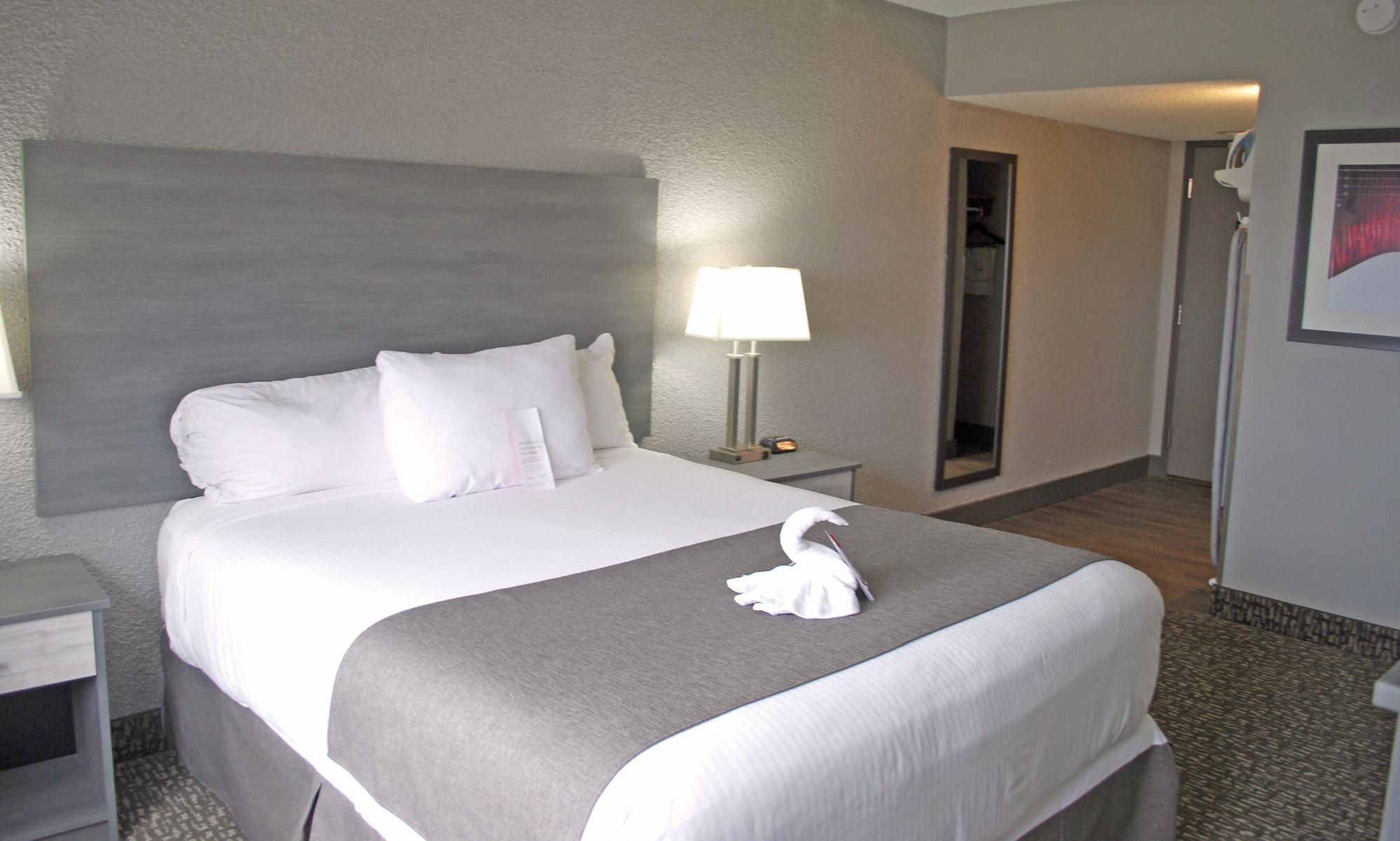 Ramada By Wyndham Edmonton Yellowhead Nw エクステリア 写真