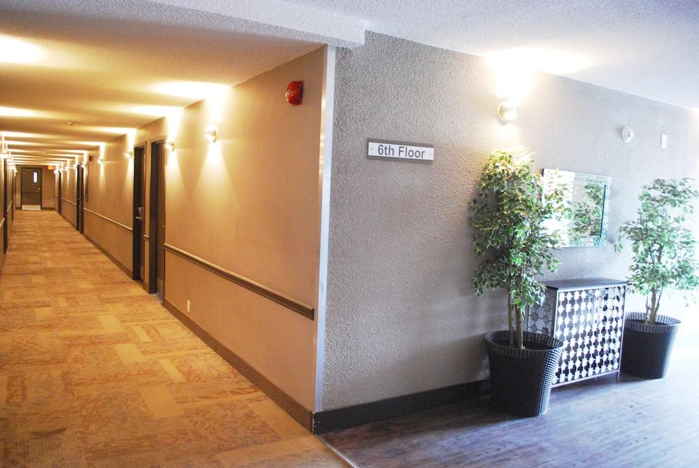 Ramada By Wyndham Edmonton Yellowhead Nw エクステリア 写真